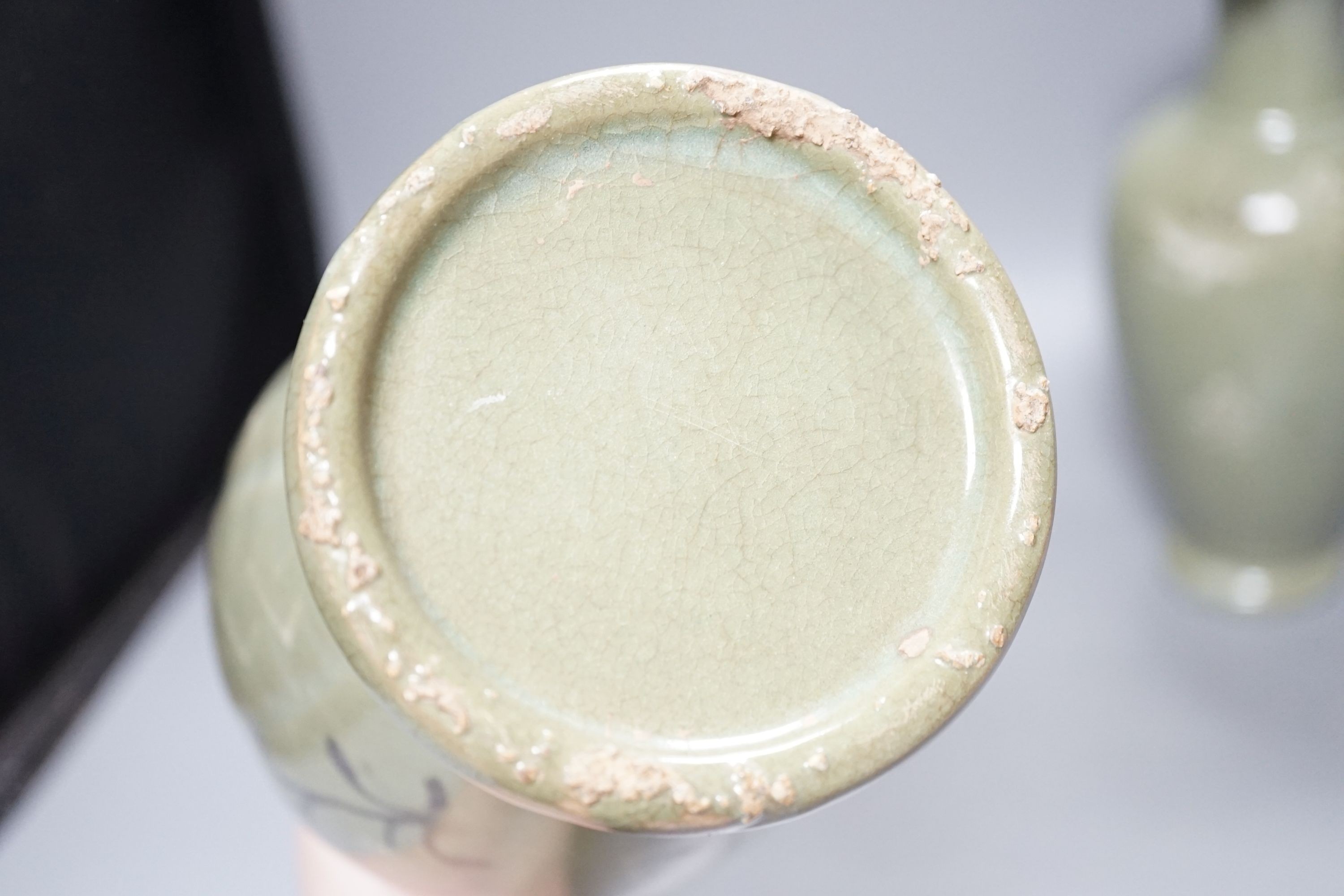 Mixed oriental wares including a Chinese arrow vase 32cm, ‘orean celadon vases and a Kutani type dish